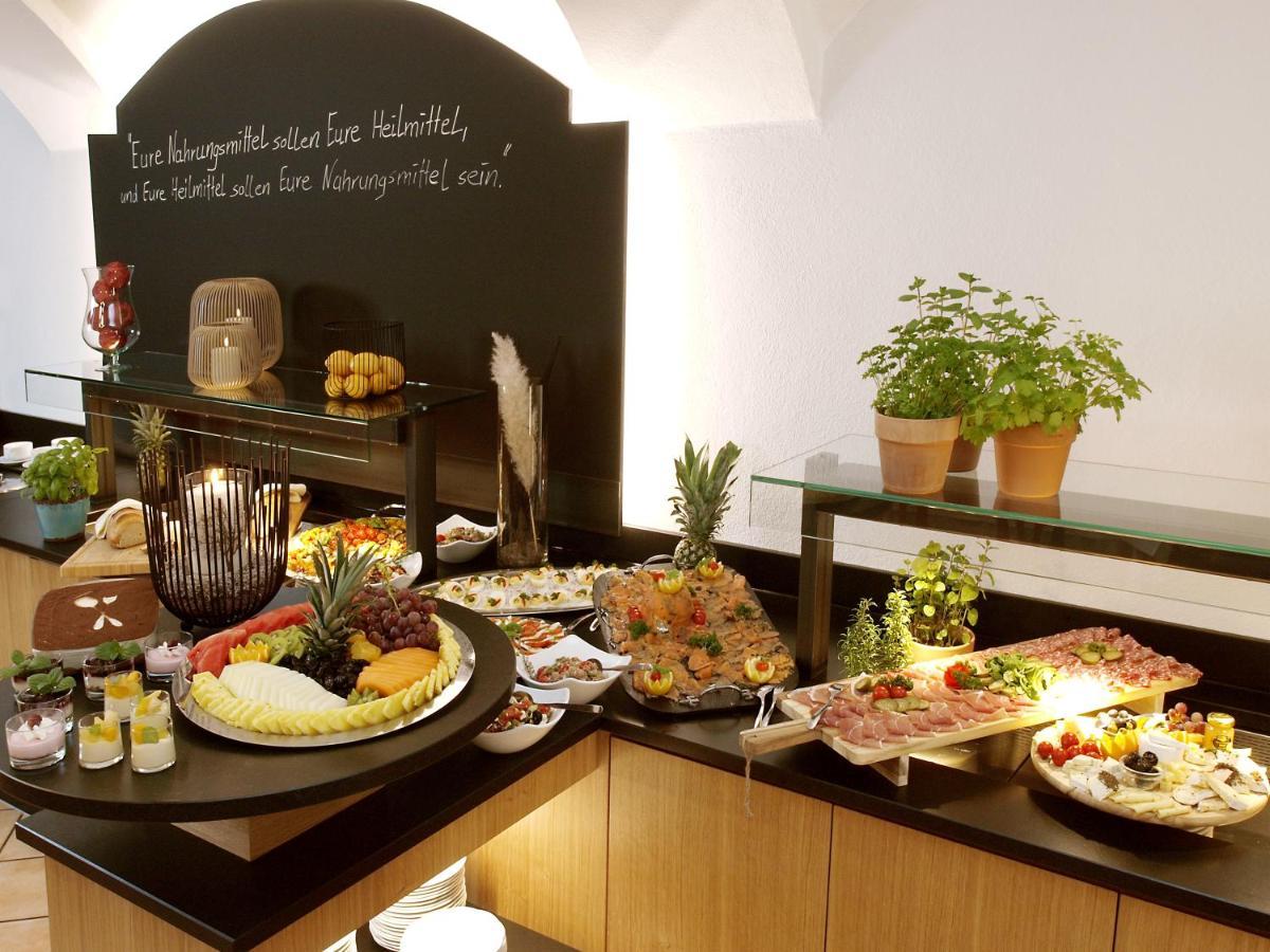 Hotel Restaurant Zum Goldenen Anker Mit Hallenbad & Wellnessbereich Windorf  Exterior photo