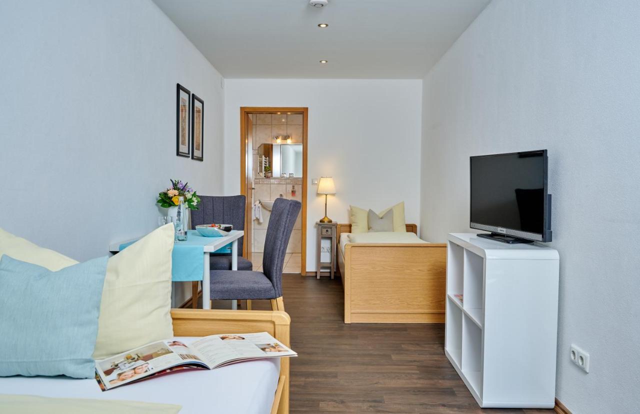 Hotel Restaurant Zum Goldenen Anker Mit Hallenbad & Wellnessbereich Windorf  Exterior photo