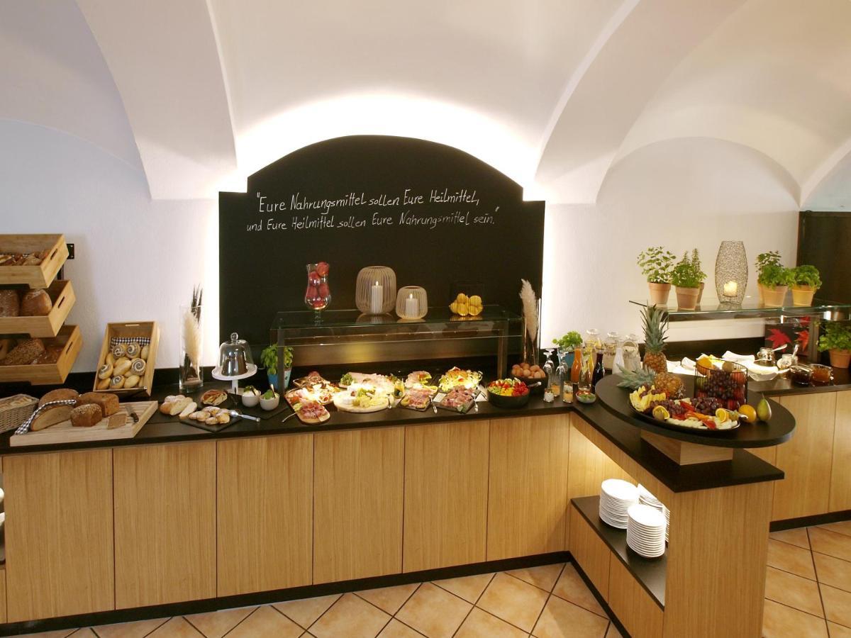 Hotel Restaurant Zum Goldenen Anker Mit Hallenbad & Wellnessbereich Windorf  Exterior photo