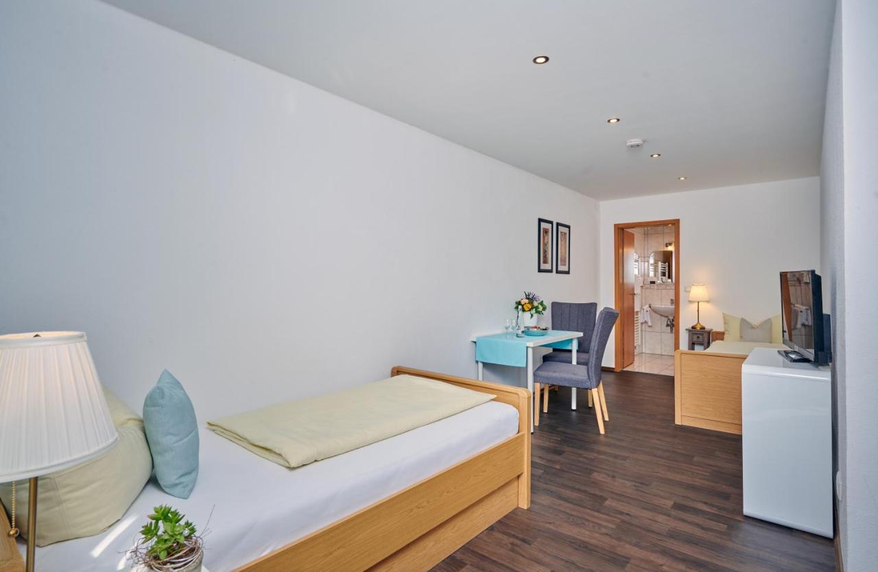 Hotel Restaurant Zum Goldenen Anker Mit Hallenbad & Wellnessbereich Windorf  Exterior photo